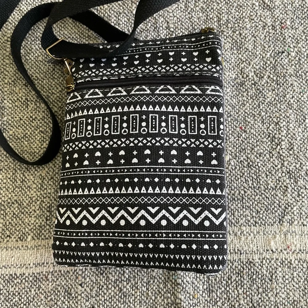 Gray and Black Crossbody Bag - Picture 3 of 6